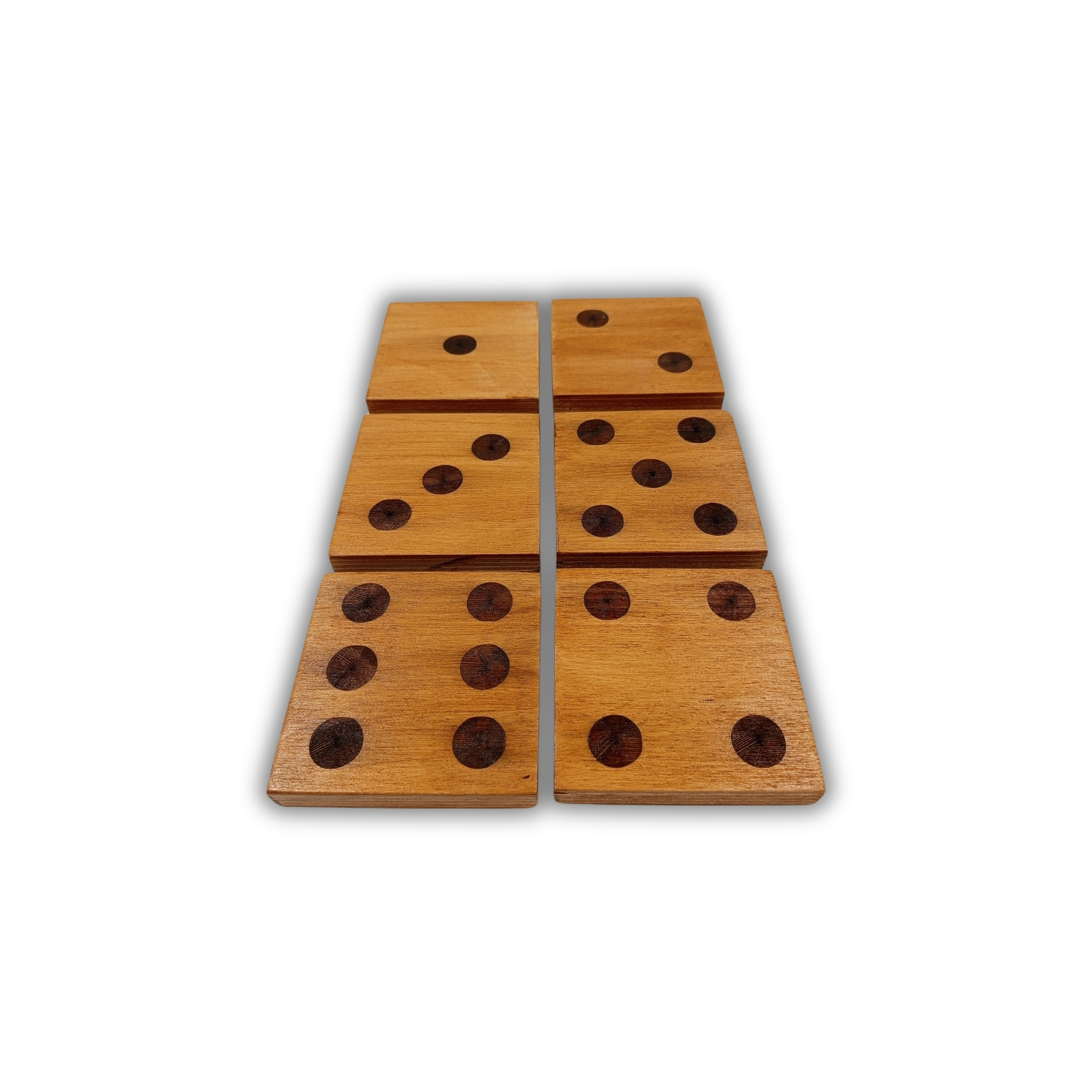 🎲 Zar Tasarımlı 6’lı Ahşap Bardak Altlığı – 10×10 cm